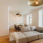 Mary Pink - No 3C - Sublime Two-Bedroom Apartment