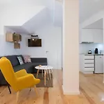 Casa Do Castelo 1- Work Or Relax In The Historic Heart Of Lisbon!