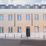 Mary Orange - No 236 1E - Sophisticated Two-Bedroom Getaway