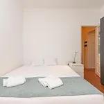 Houze_Central Lisbon, 4 Rooms Flat W/ Zoo View