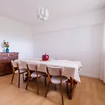 Olivais Spacious Apartment Near Airport