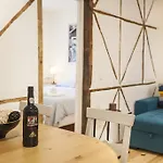 Graca Traditional 2 Bedroom Apartment