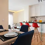 Joivy Graca Deluxe Apartments