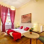 Flores 105 Guesthouse