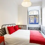 Whome | Fanqueiros Downtown Typical Apartment