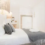 Feels Like Home Baixa Modern Apartment