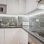 BmyGuest - Alfama Terrace Apartment
