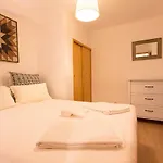 Cosy Chiado By Homing