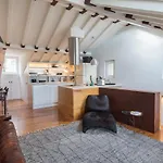 Lovelystay - Stunning Penthouse With The Best Views