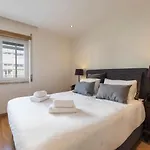 LovelyStay - 2 Bedroom Belem Wonder