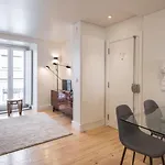 Lovelystay - Principe Real: Modern And Comfort!