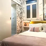 Golden Studio • A/C - Central