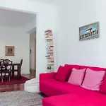 Spacious Tailor Made Bairro Alto