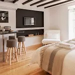 Bairro Alto Studio Apartments - By Lu Holidays