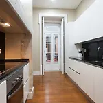 Baixa Vintage Three-Bedroom Apartment - By Lu Holidays