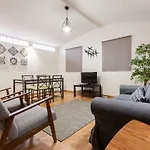 Feels Like Home Bairro Alto Stylish Apartment