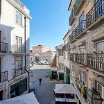 Charming Apartment In Alfama