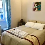 Sweet Apartment With Terrace In Central