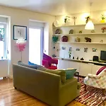 Sweet Apartment With Terrace In Central