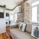 Alfama Vintage Studio Apartment W/ Riverview - By Lu Holidays