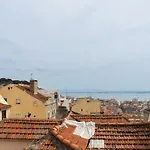 Rossio Penthouse Three-Bedroom Apartment W/ River View And Parking - By Lu Holidays