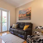 Like-Home-T3 Apt-Campolide, Near Amoreiras Mall