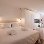 Castle Terrace Exclusive Apartment - Home By The Castle Apartment