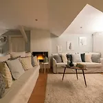 Lisbon Apartment Bairro Alto 4