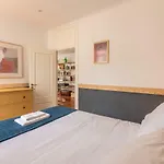 Fantastic Family Apartment In Estrela