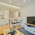 Stunning Graca Riverview Flat