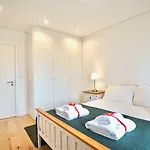 Stunning Graca Riverview Flat