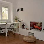 Charming Apartment To Feel Lisbon