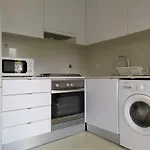Lisbon Central Apartment In Entrecampos