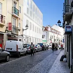 ALTIDO Chic 1BR Apt with balcony close by Graça Viewpoint&tram stops