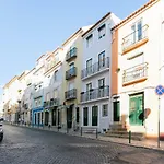 Joivy Cosy 1-Bed Flat With Balcony In Alfama, Moments From The Port