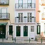 Joivy Cosy 1-Bed Flat With Balcony In Alfama, Moments From The Port
