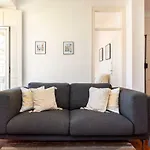 Whome | Mouraria Deluxe Apartment