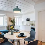 Feels Like Home Anjos Charming Apartment
