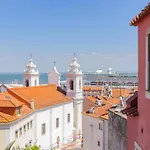 Indigo Moon\'S Secret Sanctuary In Alfama