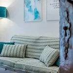 Beautiful Downtown Apartment