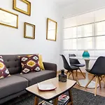 Sunny Apartment In A Typical Lisbon Neighborhood