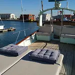 Lisbon Sea Suites - Lisbon Boat