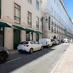 Feels Like Home Chiado Central Flat