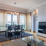 Lovelystay - Modern Apartment In Anjos