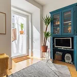 Lovelystay - The Blue Pool House
