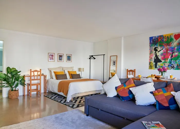 Modern Apartment With Swiming Pool & Garage - Lisbon