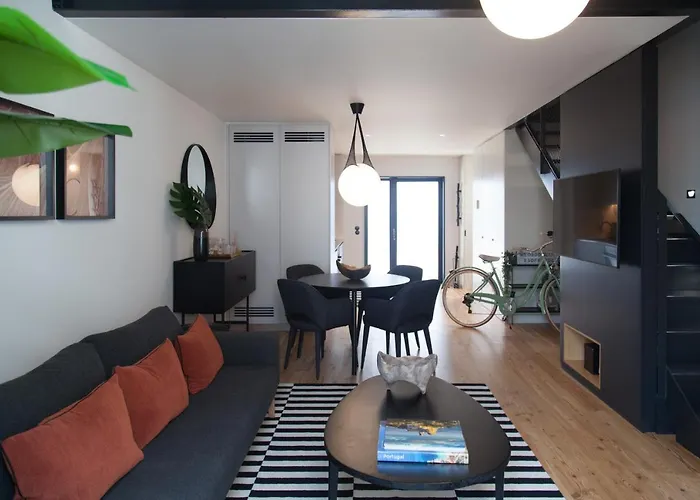 FLH Intendente Elegant Mezzanine with Balcony
