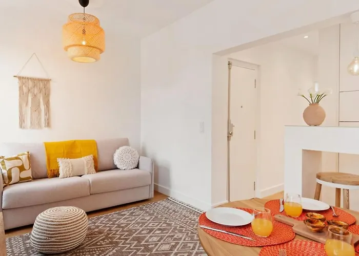 Modern Portuguese 1bed flat in Belém