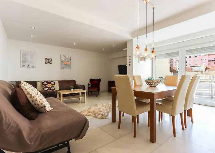 Almirante Terrace By Homing