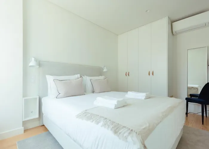 Trindade 19 Apartments - 2A Castelao
